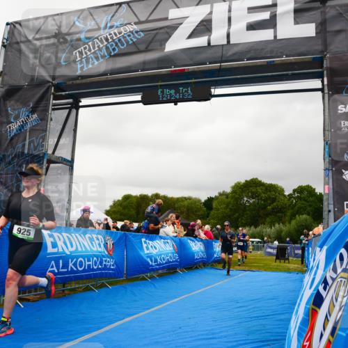 30.08.2026 - Elbe Triathlon Hamburg LAZAROV Photography http://msf.ph/oto/10088457 30.08.2026 12:24:33 Ziel 804, 925, 1672, 1700 meine-sportfotos.de