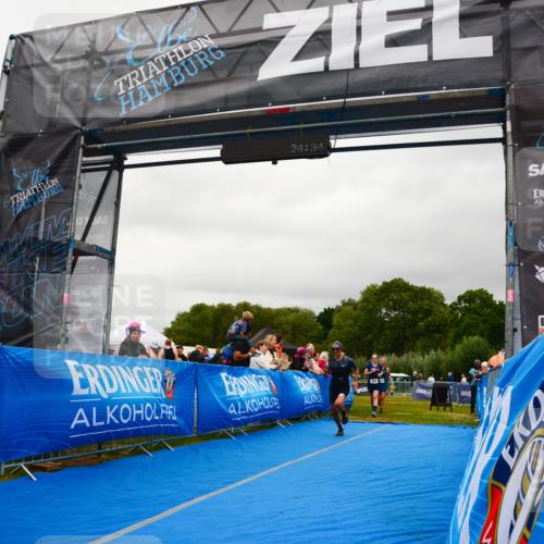 30.08.2026 - Elbe Triathlon Hamburg LAZAROV Photography http://msf.ph/oto/10088459 30.08.2026 12:24:33 Ziel 804, 925, 1672, 1700 meine-sportfotos.de