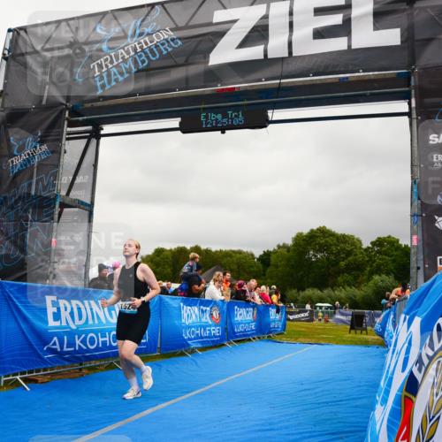30.08.2026 - Elbe Triathlon Hamburg LAZAROV Photography http://msf.ph/oto/10088487 30.08.2026 12:25:05 Ziel 1524 meine-sportfotos.de