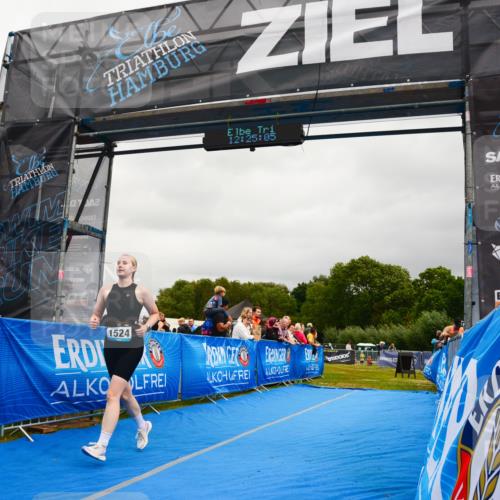 30.08.2026 - Elbe Triathlon Hamburg LAZAROV Photography http://msf.ph/oto/10088488 30.08.2026 12:25:06 Ziel 1524 meine-sportfotos.de