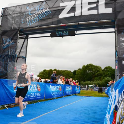 30.08.2026 - Elbe Triathlon Hamburg LAZAROV Photography http://msf.ph/oto/10088489 30.08.2026 12:25:06 Ziel 1524 meine-sportfotos.de