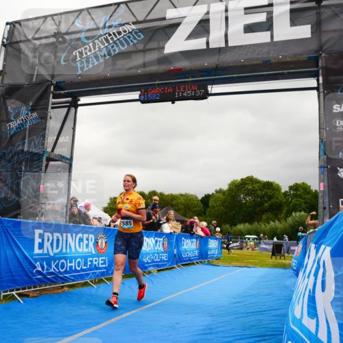 30.08.2026 - Elbe Triathlon Hamburg LAZAROV Photography http://msf.ph/oto/10088506 30.08.2026 12:25:38 Ziel 1582, 1585, 1636 meine-sportfotos.de