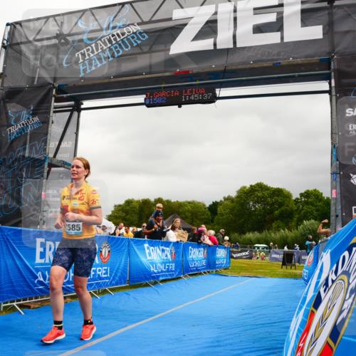 30.08.2026 - Elbe Triathlon Hamburg LAZAROV Photography http://msf.ph/oto/10088510 30.08.2026 12:25:39 Ziel 1582, 1585, 1636 meine-sportfotos.de