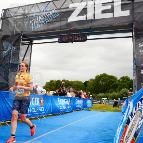 30.08.2026 - Elbe Triathlon Hamburg LAZAROV Photography http://msf.ph/oto/10088511 30.08.2026 12:25:39 Ziel 1582, 1585, 1636 meine-sportfotos.de