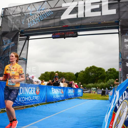 30.08.2026 - Elbe Triathlon Hamburg LAZAROV Photography http://msf.ph/oto/10088512 30.08.2026 12:25:39 Ziel 1582, 1585, 1636 meine-sportfotos.de