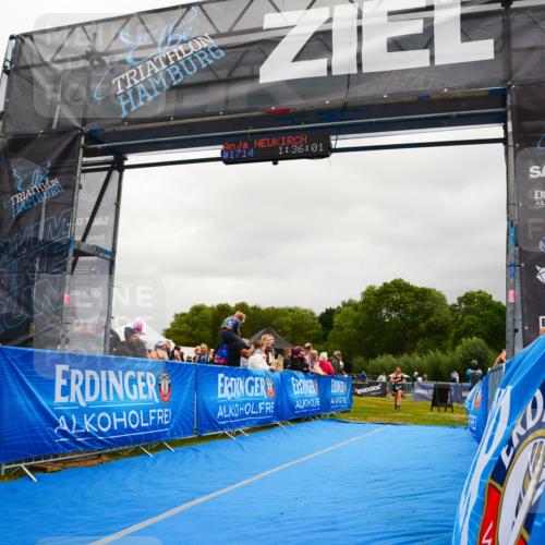 30.08.2026 - Elbe Triathlon Hamburg LAZAROV Photography http://msf.ph/oto/10088525 30.08.2026 12:26:03 Ziel 1618, 1638, 1714 meine-sportfotos.de