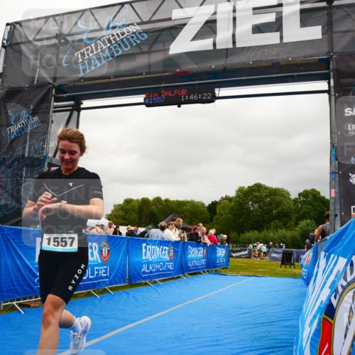 30.08.2026 - Elbe Triathlon Hamburg LAZAROV Photography http://msf.ph/oto/10088538 30.08.2026 12:26:21 Ziel 1557 meine-sportfotos.de