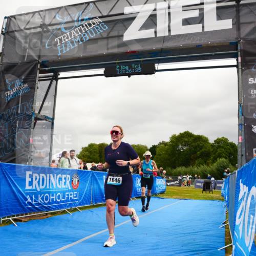 30.08.2026 - Elbe Triathlon Hamburg LAZAROV Photography http://msf.ph/oto/10088540 30.08.2026 12:26:37 Ziel 982, 1646 meine-sportfotos.de