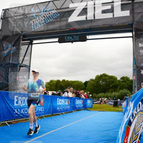 30.08.2026 - Elbe Triathlon Hamburg LAZAROV Photography http://msf.ph/oto/10088553 30.08.2026 12:26:52 Ziel 1628 meine-sportfotos.de