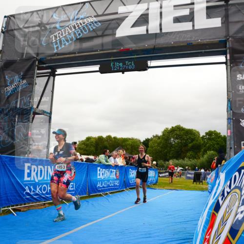 30.08.2026 - Elbe Triathlon Hamburg LAZAROV Photography http://msf.ph/oto/10088558 30.08.2026 12:27:04 Ziel 1484, 1617, 1653 meine-sportfotos.de