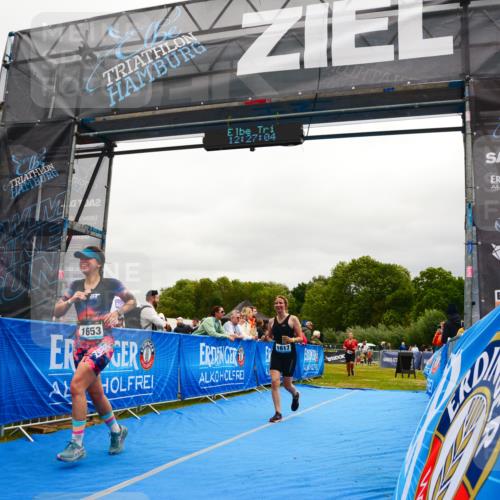 30.08.2026 - Elbe Triathlon Hamburg LAZAROV Photography http://msf.ph/oto/10088559 30.08.2026 12:27:04 Ziel 1484, 1617, 1653 meine-sportfotos.de