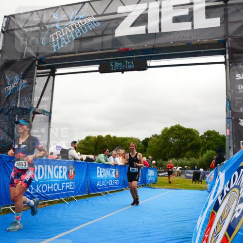 30.08.2026 - Elbe Triathlon Hamburg LAZAROV Photography http://msf.ph/oto/10088560 30.08.2026 12:27:04 Ziel 1484, 1617, 1653 meine-sportfotos.de