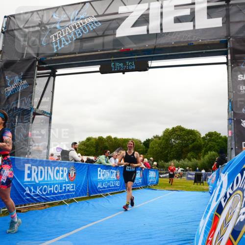 30.08.2026 - Elbe Triathlon Hamburg LAZAROV Photography http://msf.ph/oto/10088561 30.08.2026 12:27:05 Ziel 1484, 1617, 1653 meine-sportfotos.de