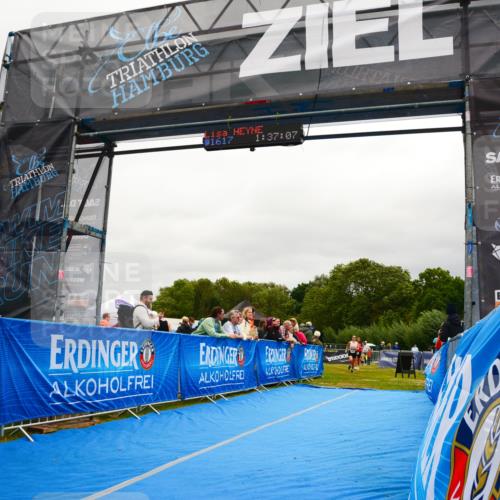 30.08.2026 - Elbe Triathlon Hamburg LAZAROV Photography http://msf.ph/oto/10088577 30.08.2026 12:27:12 Ziel 904, 1484, 1697 meine-sportfotos.de