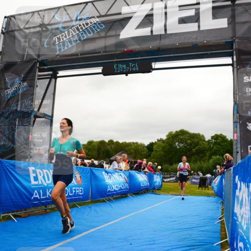 30.08.2026 - Elbe Triathlon Hamburg LAZAROV Photography http://msf.ph/oto/10088607 30.08.2026 12:27:44 Ziel 1483, 1652, 1682 meine-sportfotos.de