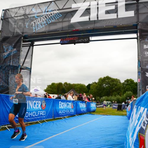 30.08.2026 - Elbe Triathlon Hamburg LAZAROV Photography http://msf.ph/oto/10088650 30.08.2026 12:28:07 Ziel 1190 meine-sportfotos.de