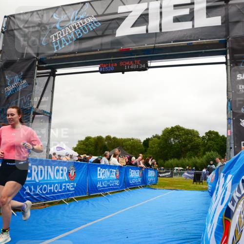 30.08.2026 - Elbe Triathlon Hamburg LAZAROV Photography http://msf.ph/oto/10088670 30.08.2026 12:28:33 Ziel 1520 meine-sportfotos.de
