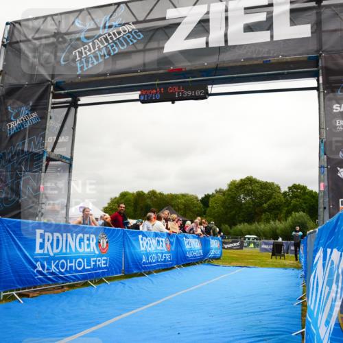 30.08.2026 - Elbe Triathlon Hamburg LAZAROV Photography http://msf.ph/oto/10088684 30.08.2026 12:29:02 Ziel 1710 meine-sportfotos.de