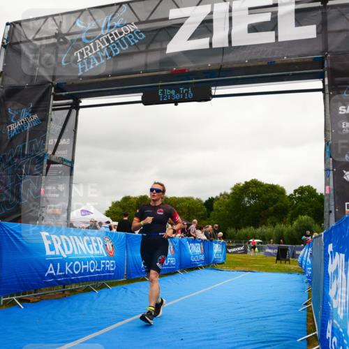 30.08.2026 - Elbe Triathlon Hamburg LAZAROV Photography http://msf.ph/oto/10088685 30.08.2026 12:30:11 Ziel 1685 meine-sportfotos.de