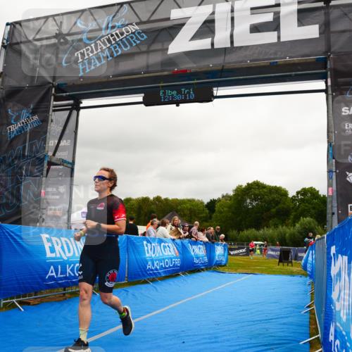 30.08.2026 - Elbe Triathlon Hamburg LAZAROV Photography http://msf.ph/oto/10088688 30.08.2026 12:30:11 Ziel 1685 meine-sportfotos.de