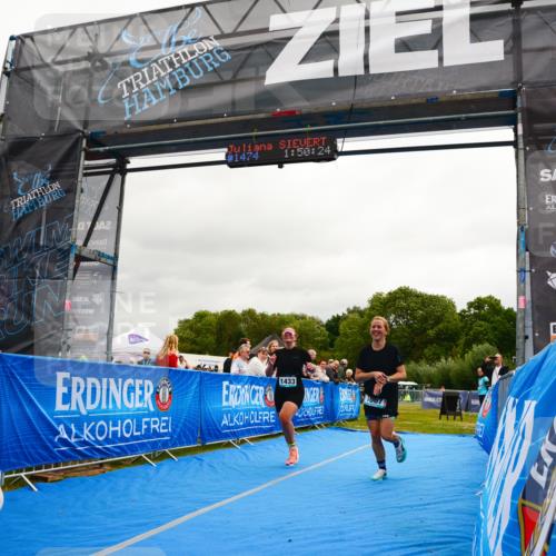 30.08.2026 - Elbe Triathlon Hamburg LAZAROV Photography http://msf.ph/oto/10088700 30.08.2026 12:30:33 Ziel 1418, 1433, 1667 meine-sportfotos.de