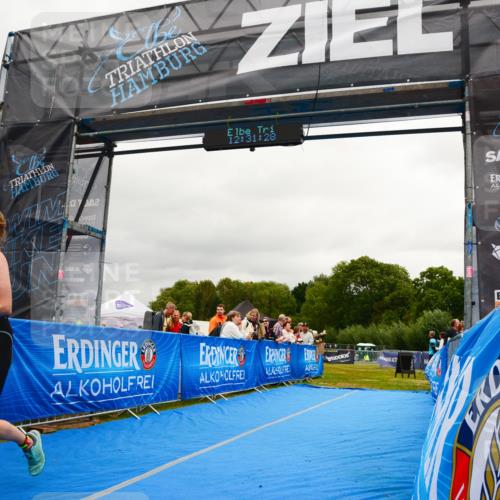 30.08.2026 - Elbe Triathlon Hamburg LAZAROV Photography http://msf.ph/oto/10088714 30.08.2026 12:31:29 Ziel 1616 meine-sportfotos.de