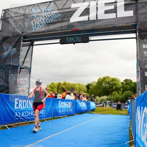 30.08.2026 - Elbe Triathlon Hamburg LAZAROV Photography http://msf.ph/oto/10088722 30.08.2026 12:31:58 Ziel 1644, 1657 meine-sportfotos.de
