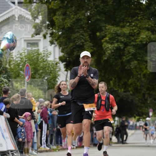 30.08.2026 - Blankeneser Heldenlauf Patografie http://msf.ph/oto/10088733 30.08.2026 11:39:39 Ziel 2102, 2342, 2757, 2833, 2948 meine-sportfotos.de