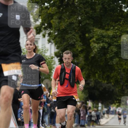 30.08.2026 - Blankeneser Heldenlauf Patografie http://msf.ph/oto/10088736 30.08.2026 11:39:42 Ziel 2102, 2757, 2833, 2948 meine-sportfotos.de