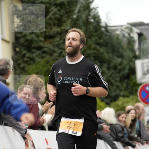 30.08.2026 - Blankeneser Heldenlauf Patografie http://msf.ph/oto/10088903 30.08.2026 11:44:01 Ziel 2246, 2720, 2956 meine-sportfotos.de