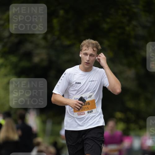 30.08.2026 - Blankeneser Heldenlauf Patografie http://msf.ph/oto/10088926 30.08.2026 11:44:31 Ziel 2015, 2338 meine-sportfotos.de
