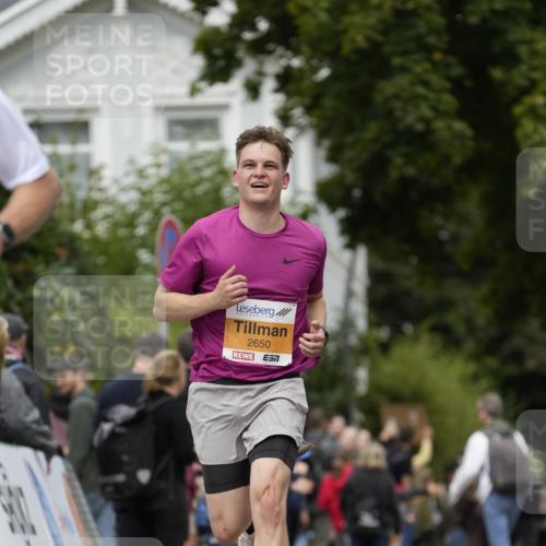 30.08.2026 - Blankeneser Heldenlauf Patografie http://msf.ph/oto/10088933 30.08.2026 11:44:46 Ziel 2014, 2650 meine-sportfotos.de