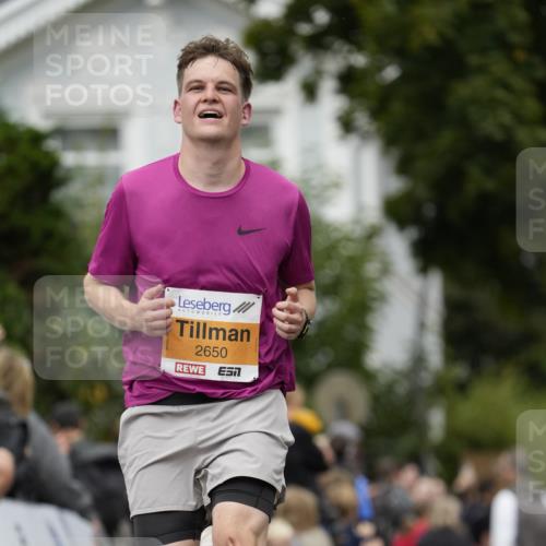 30.08.2026 - Blankeneser Heldenlauf Patografie http://msf.ph/oto/10088934 30.08.2026 11:44:46 Ziel 2014, 2650 meine-sportfotos.de