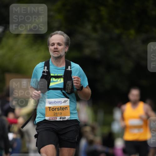 30.08.2026 - Blankeneser Heldenlauf Patografie http://msf.ph/oto/10088961 30.08.2026 11:45:21 Ziel 2818, 2819 meine-sportfotos.de