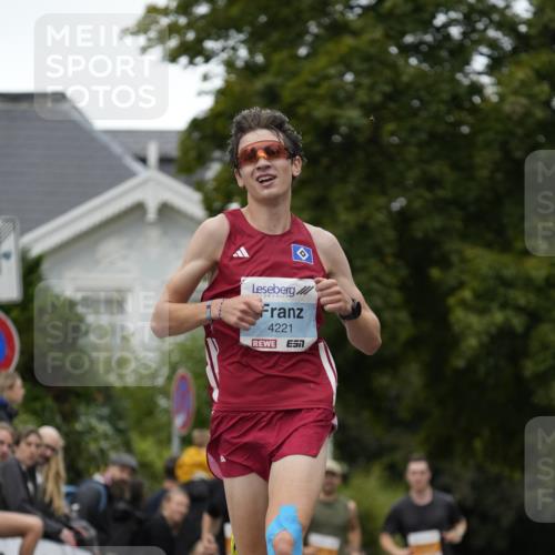 30.08.2026 - Blankeneser Heldenlauf Patografie http://msf.ph/oto/10089016 30.08.2026 11:46:39 Ziel 2005, 2421, 2435, 2798, 2929, 4221 meine-sportfotos.de