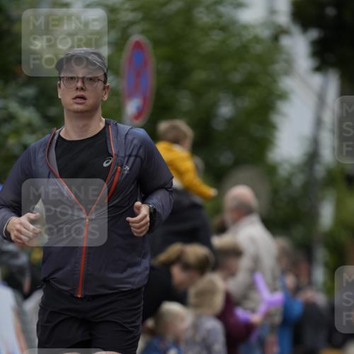 30.08.2026 - Blankeneser Heldenlauf Patografie http://msf.ph/oto/10089034 30.08.2026 11:47:07 Ziel 2266, 2415, 2924 meine-sportfotos.de