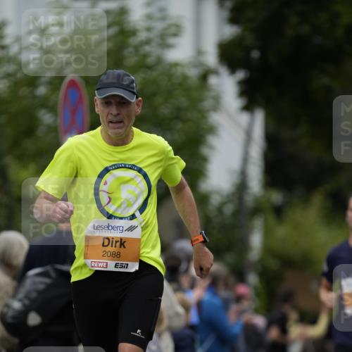 30.08.2026 - Blankeneser Heldenlauf Patografie http://msf.ph/oto/10089047 30.08.2026 11:47:24 Ziel 2023, 2050, 2088, 2641 meine-sportfotos.de