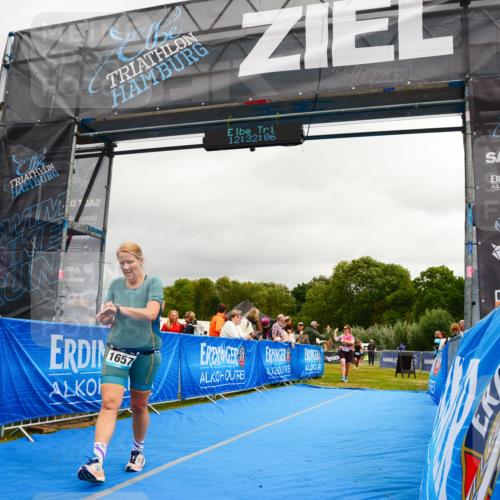 30.08.2026 - Elbe Triathlon Hamburg LAZAROV Photography http://msf.ph/oto/10089145 30.08.2026 12:32:07 Ziel 1614, 1657, 1669 meine-sportfotos.de