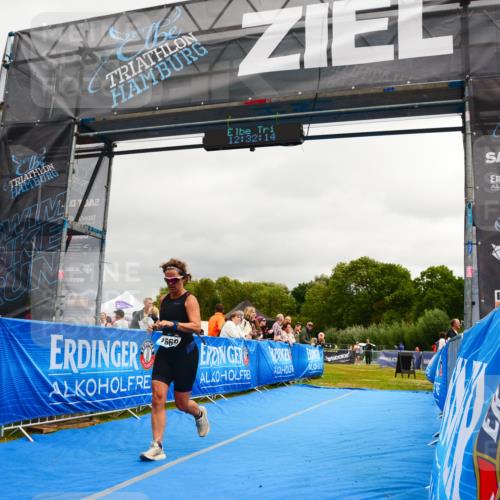 30.08.2026 - Elbe Triathlon Hamburg LAZAROV Photography http://msf.ph/oto/10089163 30.08.2026 12:32:16 Ziel 1669 meine-sportfotos.de