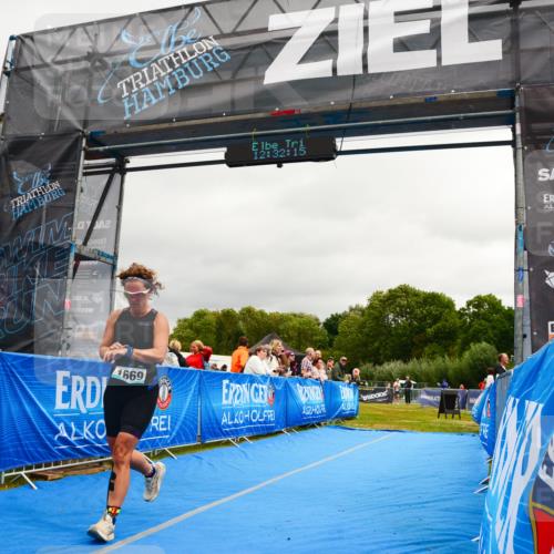 30.08.2026 - Elbe Triathlon Hamburg LAZAROV Photography http://msf.ph/oto/10089167 30.08.2026 12:32:16 Ziel 1669 meine-sportfotos.de