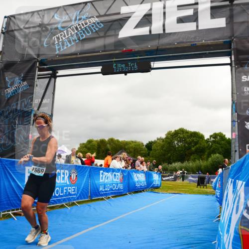 30.08.2026 - Elbe Triathlon Hamburg LAZAROV Photography http://msf.ph/oto/10089169 30.08.2026 12:32:16 Ziel 1669 meine-sportfotos.de