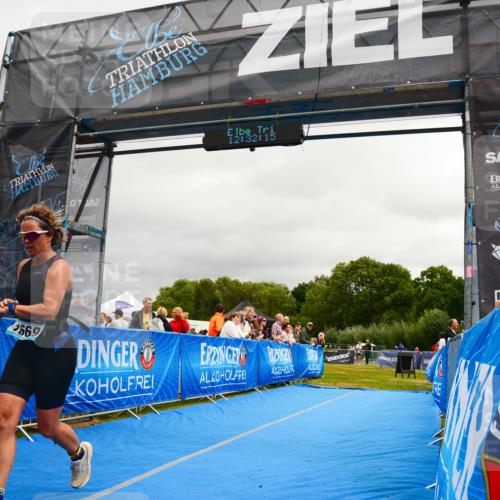 30.08.2026 - Elbe Triathlon Hamburg LAZAROV Photography http://msf.ph/oto/10089170 30.08.2026 12:32:16 Ziel 1669 meine-sportfotos.de