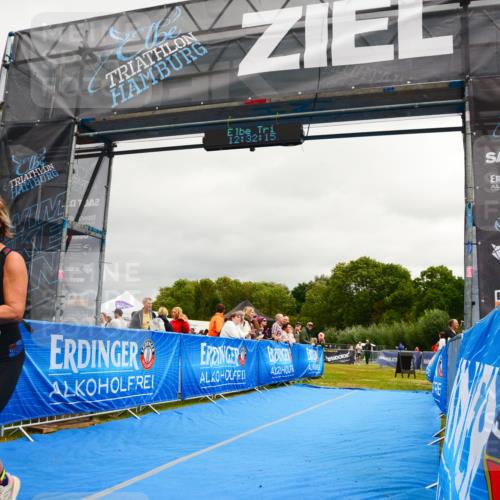 30.08.2026 - Elbe Triathlon Hamburg LAZAROV Photography http://msf.ph/oto/10089172 30.08.2026 12:32:16 Ziel 1669 meine-sportfotos.de