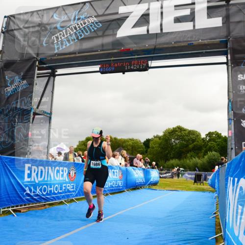 30.08.2026 - Elbe Triathlon Hamburg LAZAROV Photography http://msf.ph/oto/10089174 30.08.2026 12:32:32 Ziel 1686 meine-sportfotos.de