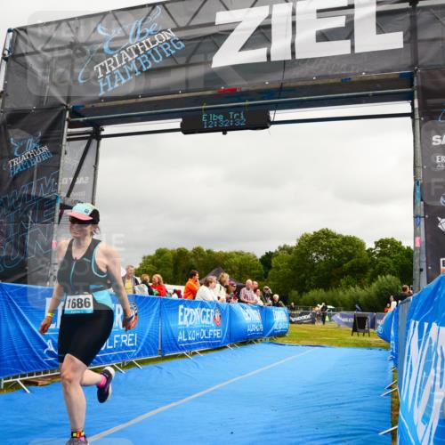 30.08.2026 - Elbe Triathlon Hamburg LAZAROV Photography http://msf.ph/oto/10089180 30.08.2026 12:32:32 Ziel 1686 meine-sportfotos.de