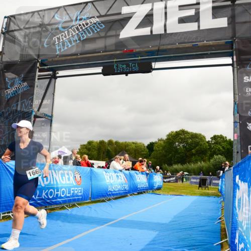 30.08.2026 - Elbe Triathlon Hamburg LAZAROV Photography http://msf.ph/oto/10089189 30.08.2026 12:32:59 Ziel 1666 meine-sportfotos.de