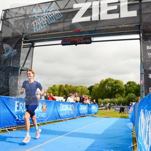 30.08.2026 - Elbe Triathlon Hamburg LAZAROV Photography http://msf.ph/oto/10089197 30.08.2026 12:33:09 Ziel 1497 meine-sportfotos.de