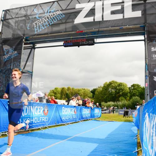 30.08.2026 - Elbe Triathlon Hamburg LAZAROV Photography http://msf.ph/oto/10089199 30.08.2026 12:33:09 Ziel 1497 meine-sportfotos.de