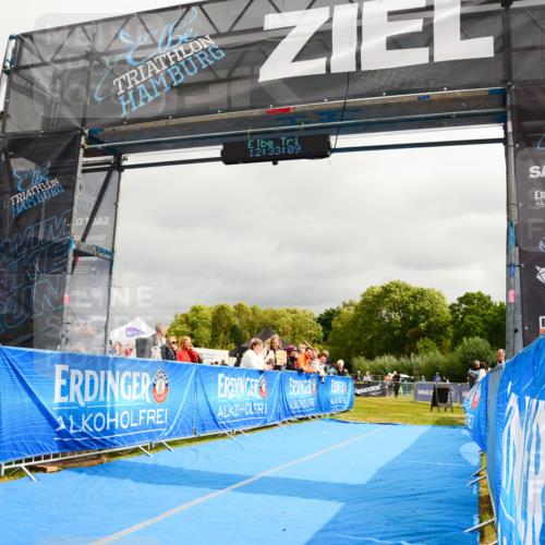 30.08.2026 - Elbe Triathlon Hamburg LAZAROV Photography http://msf.ph/oto/10089205 30.08.2026 12:33:10 Ziel 1497 meine-sportfotos.de