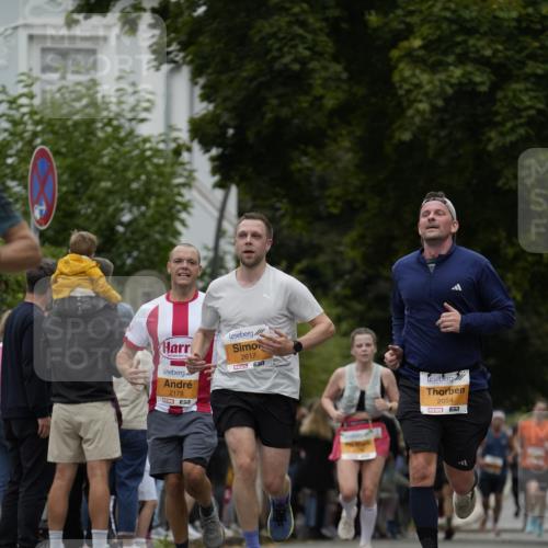 30.08.2026 - Blankeneser Heldenlauf Patografie http://msf.ph/oto/10089209 30.08.2026 11:49:43 Ziel 2054, 2178, 2261, 2267, 2365, 2550, 2569, 2617, 2960 meine-sportfotos.de